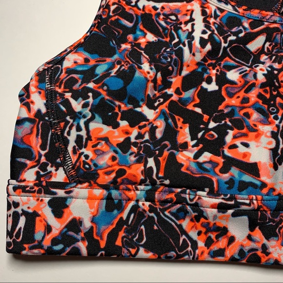 Small Under Armour patterned sports bra - Picture 7 of 15